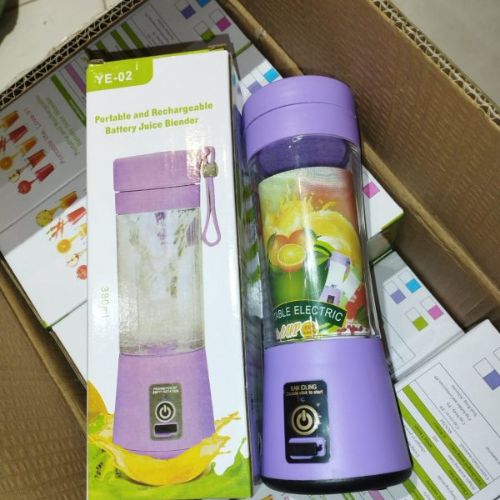 Rechargeable portable blender